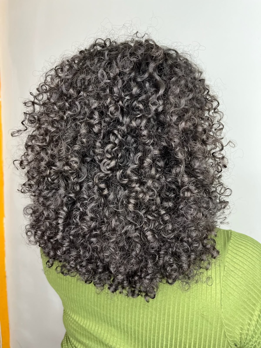 Resultado de corte em cabelo crespo ou cacheado no Casulo Preto